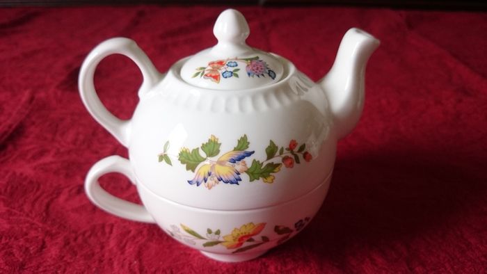 4 Piece Aynsley Cottage Garden Pattern Bone China Rare Tennis Set With Tray And Oban Cup, Tea Pot With Lid And Water Pitcher For One Person Setting Made In England