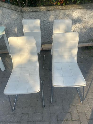 Dining table & chairs