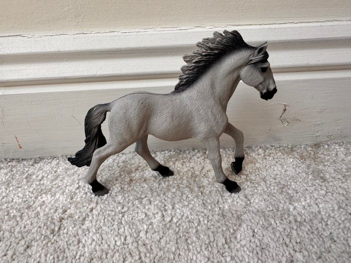 Schleich Farm World Sorraia Mustang Stallion Retired Horse Used Please see photos