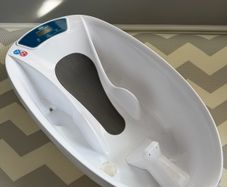 Aquascale baby bath