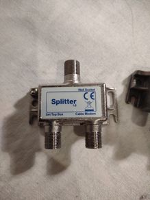 Wall socket splitter X 2 Free viewing