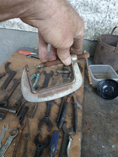 good amount of vintage tools