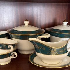 Wedgwood Agincourt dinner service - 38 pieces