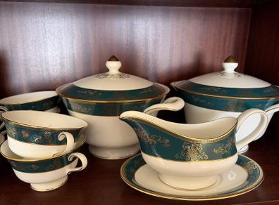 Wedgwood Agincourt dinner service - 38 pieces