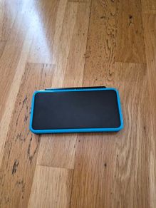 Nintendo 2ds console