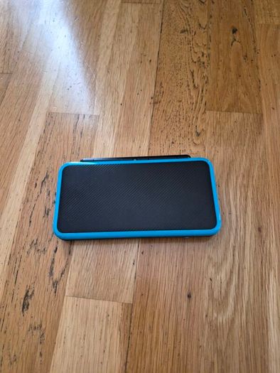 Nintendo 2ds console