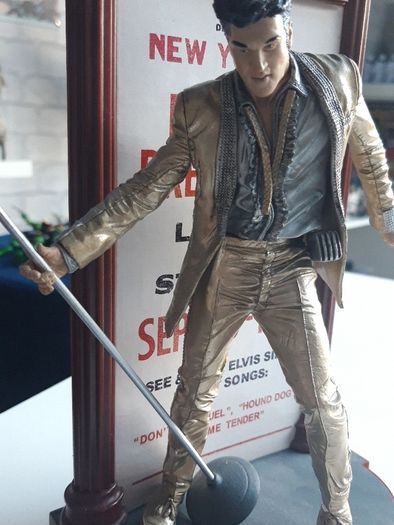 Elvis Presley Rare 8" Complete 8 Figure Collection!!
