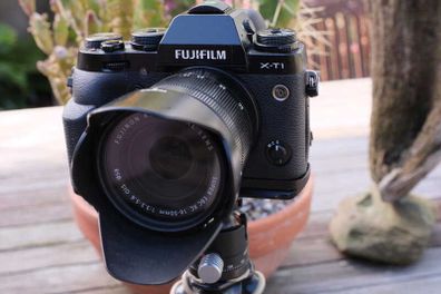Fujifilm X-T1, Body only,16.3MP APS-C X-Trans CMOS II