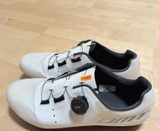 DMT KM4 cycling shoes