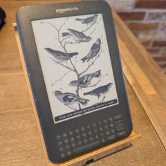 Holiday Ready with 1000 books! - Amazon Kindle (keyboard) Gen3 eBook reader - Disconnect with a Fully loaded Kindle!!! #2202