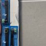 Oral-B Pro 2 2500 CrossAction Electric Toothbrush + 3 Toothbrush Heads Image 5