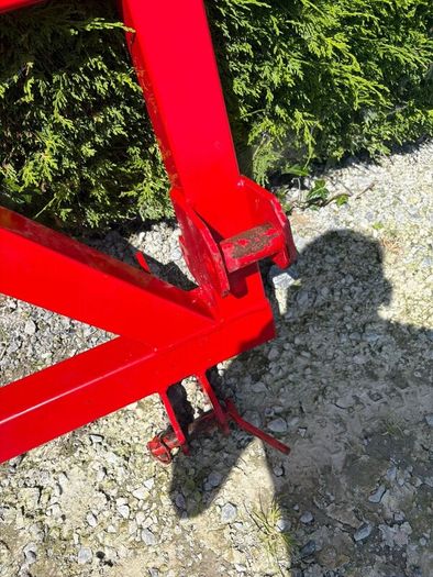 Euro bracket attachment for rear end of tractor