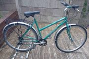 Ladies hybrid mountain bike.