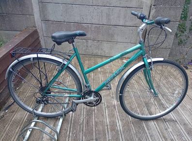 Ladies hybrid mountain bike.