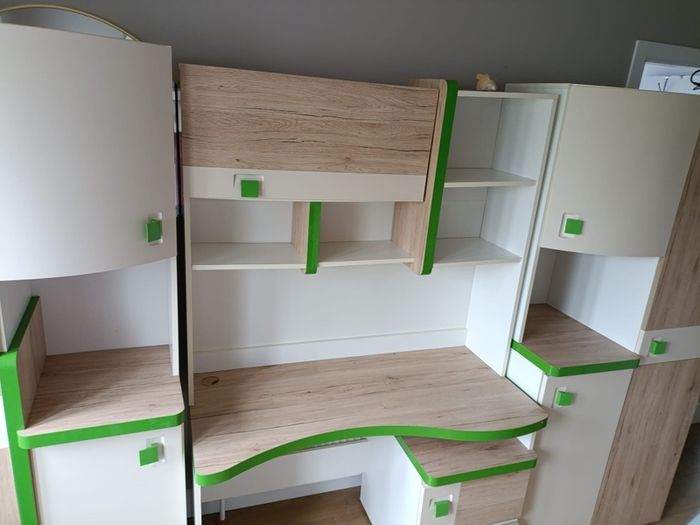 wall unit for a child's room