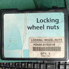 Toyota Avensis  Locking wheel nuts