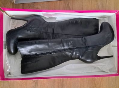 Carl Scarpa knee high Boots size 4