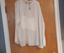 Primark  Long Sleeved  Blouse Or Long Top. S.16 -18.  B.N.W.T.