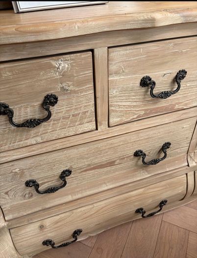 chest of drawers / sideboard