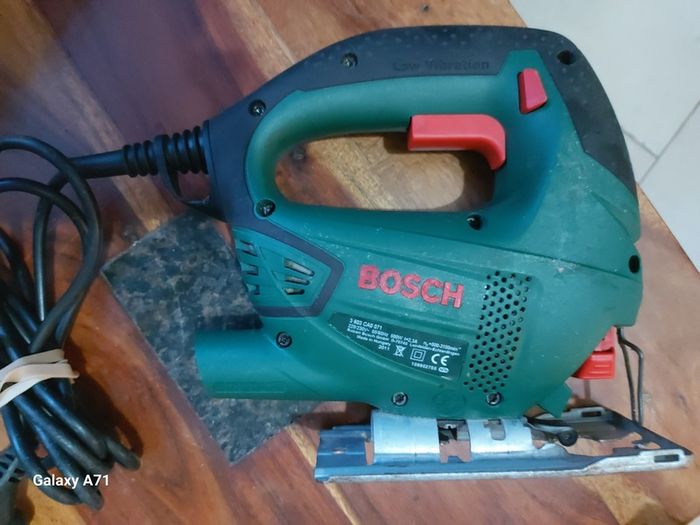 BOSCHE PST 700E 500W  Jigsaw in a case, works perfect, excellent condition