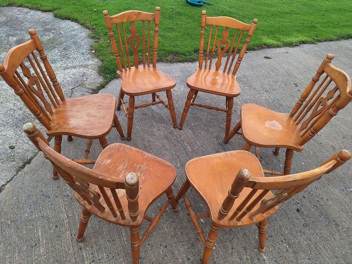 Set of 6 wooden dining chairs