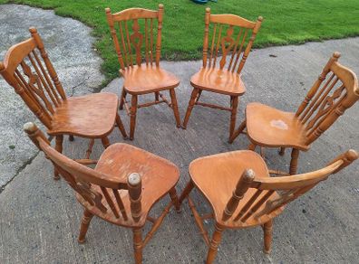 Set of 6 wooden dining chairs