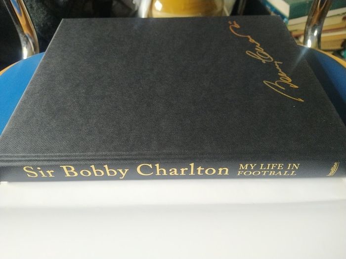 Bobby Charlton - My Life In Football