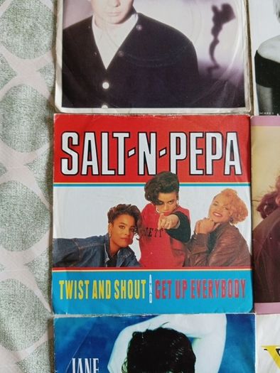 Bundle of 9 singles ,...All uk releases