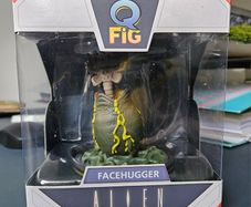Q Fig Facehugger Alien figure