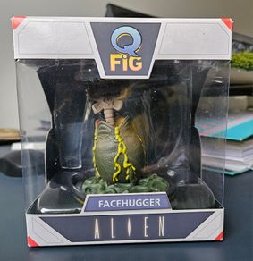 Q Fig Facehugger Alien figure