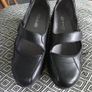 Ladies Size 4.5 Clarkes Black Shoes Image 2