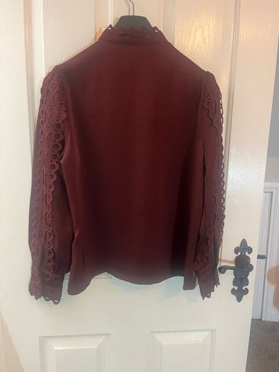 New Boutique bought expensive lace detailed Blouse in burgundy - Size 12