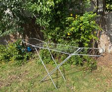 Free clothes horse