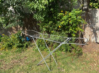 Free clothes horse