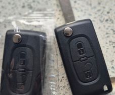 X2 Nissan 2-Button Flip Key Fob - Uncut Blade