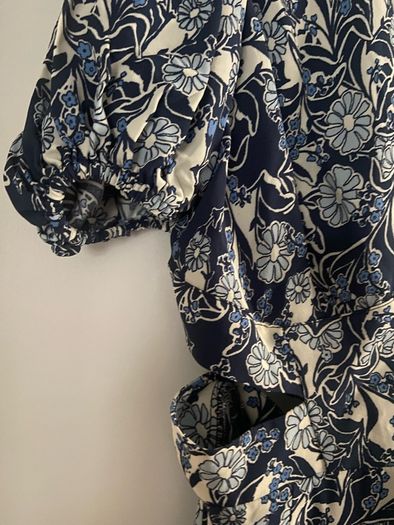 MIDI dress Puff sleeve blue flowerpeint Reiss size 14 Brand New