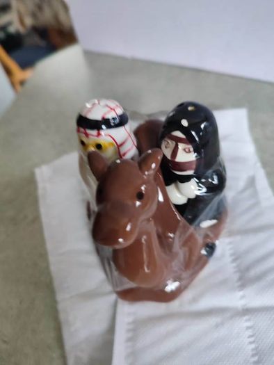 Novelty Cute Middle Eastern Arab Characters Salt & Pepper Cruet Set. On Gamal holder 1x Male Figure + 1x Female Figure. Would Look Great On The Table