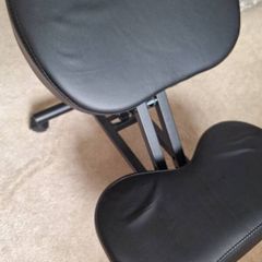 Black Kneeling chair
