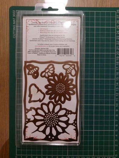Spellbinders metal die