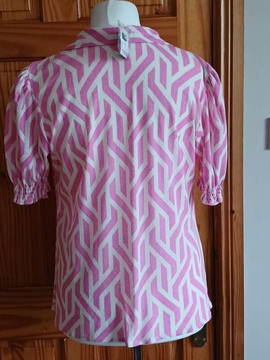 BNWTS Dunnes ladies pink and white short sleeve blouse size 18