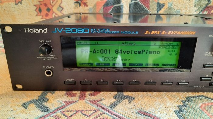 Roland JV-2080 64 Voice Synthesizer