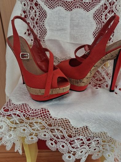 Red high heels size 3