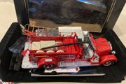 Mack fire truck 1/24 new but damaged