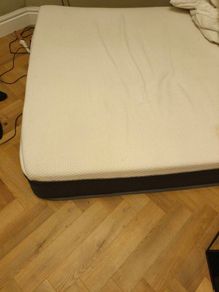 FREE Inofia Double Hybrid Mattress 4FT6 - Lightly Used