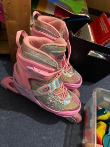 Roller blades