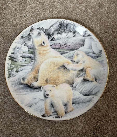 Decorative Polar Bear Plate by Harrogate Cruse