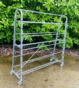 Shop Retail Rail - Top Quality - Adjustable Bars - Like New!