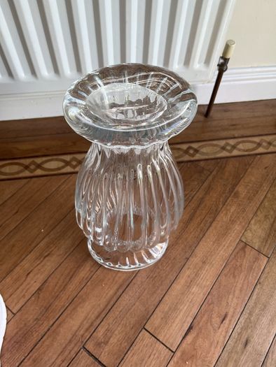 Newbridge Large Elegant 17.5" Wave Design Glass Vase as New