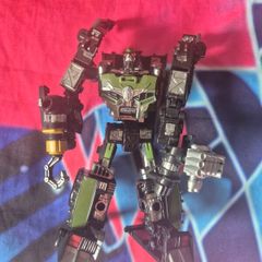 Transformers Legacy United Star Raider Lockdown Deluxe Class Figure