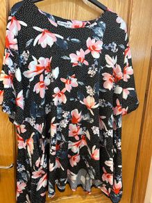 Magna 2 pocket tunic size 24/26